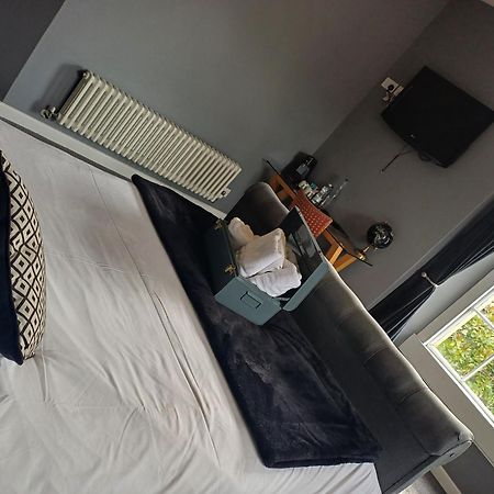 The Barge Inn Bradford-On-Avon Екстер'єр фото