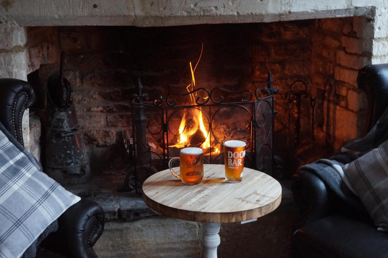 The Barge Inn Bradford-On-Avon Екстер'єр фото