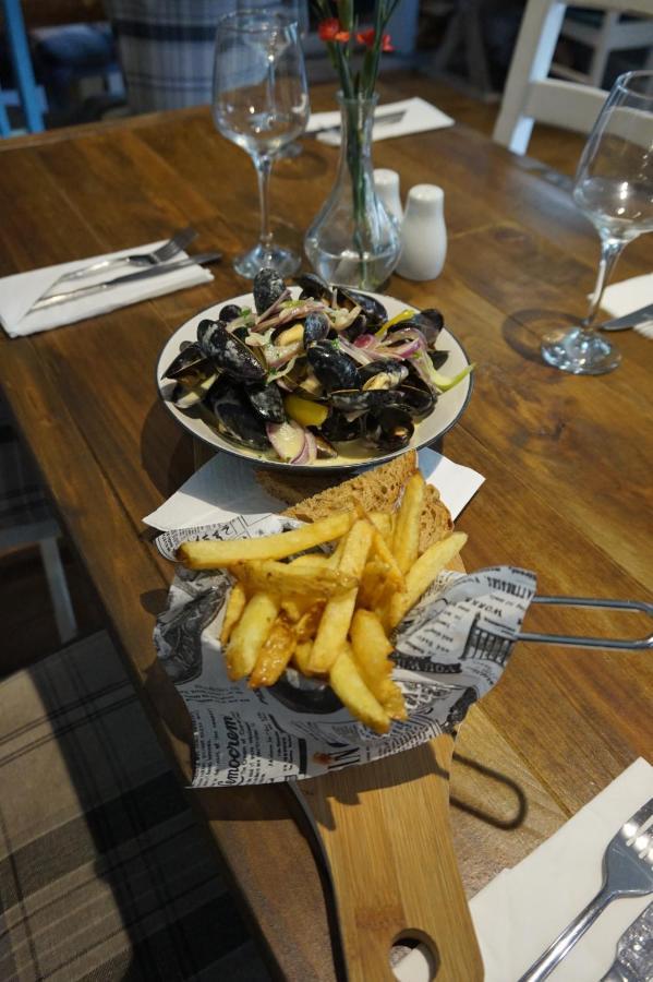 The Barge Inn Bradford-On-Avon Екстер'єр фото