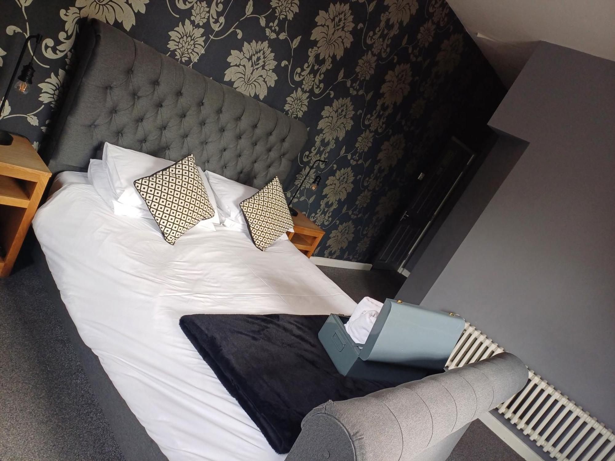 The Barge Inn Bradford-On-Avon Екстер'єр фото