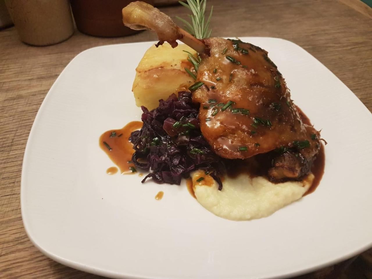 The Barge Inn Bradford-On-Avon Екстер'єр фото